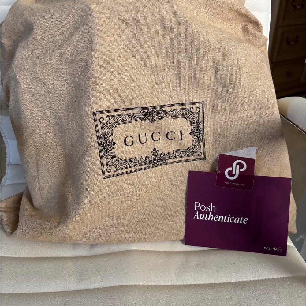 Gucci GG Supreme Tote Bag - Picture 2 of 15